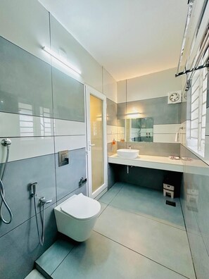 Shower, towels, soap, shampoo
