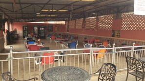 Bar à beira da piscina