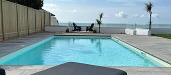 Stunning 8 bed Seaside Villa, Pool, Cinema, Bar, Private Beach. Sleeps 17