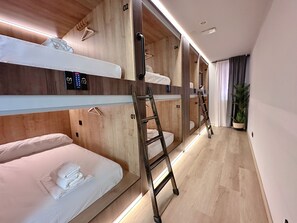 노트북 작업 공간, 암막 커튼, 다리미/다리미판, 무료 WiFi