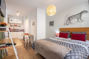 1 bedroom, WiFi, bed sheets