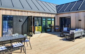 Outdoor dining - Beautiful home in Skagen with WiFi (Skagen)