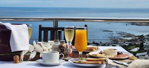 Termasuk sarapan Inggeris setiap hari 