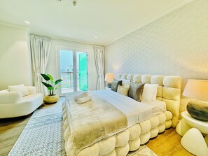 Villa, Balcony, City View | 4 bedrooms, free WiFi - Venduras - Spacious 4BR Villa in La Mer (Dubai)