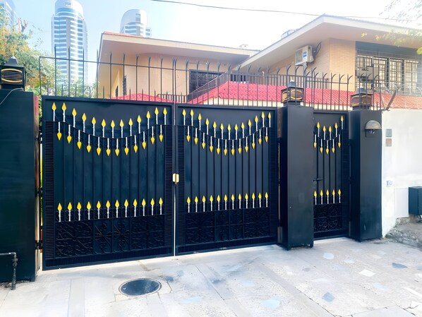 Property entrance - The Clift Royal (Islamabad)