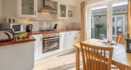 Cosy One Bedroom Cottage In Yarmouth (Discounted Ferry Available)