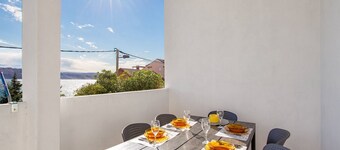 Apartments Sun 4 You - Two Bedroom Apartment with Balcony and Sea View (Apartment 2)