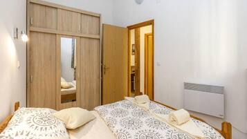 2 camere, ferro/asse da stiro, Wi-Fi gratuito
