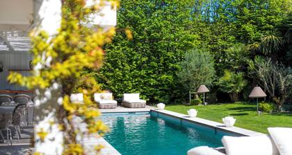 Villa Les Peupliers with private pool and sauna in Royan by the sea