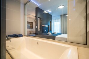Iron/ironing board, travel cot, free WiFi - Apartments Villa Arcadia - Studio Apartment with Terrace and Sea View (Dubrovnik)