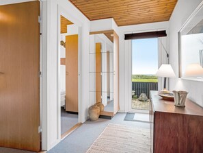 2 bedrooms, Internet