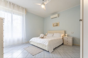 Apartment | 3 bedrooms, free cots/infant beds, free WiFi, bed sheets