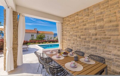 Holiday House Villa Andro