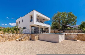 House | 3 bedrooms - Villa DEI Tramonti With Private Pool (Krk)