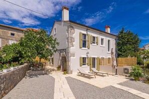 2 عدّة غرف نوم