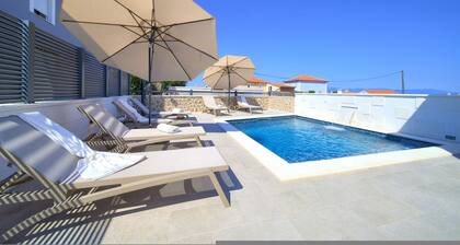 Villa Quarnaro With Heated Pool