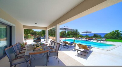 Villa Magnifica in Pinezici