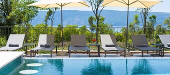 Villa Lord With Heated Pool Jacuzzi and Sauna