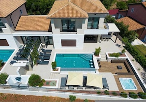 House - Villa Lord With Heated Pool Jacuzzi and Sauna (Krk)