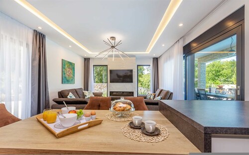 Villa Meraviglia With Private Pool