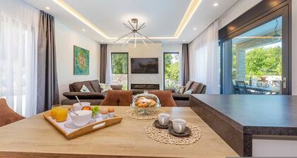 Villa Meraviglia With Private Pool