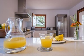 Private kitchen - . (San Rafael)