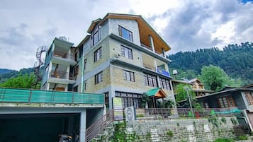 Kiến trúc tòa nhà