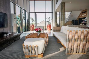 Villa, Pool View | Living area