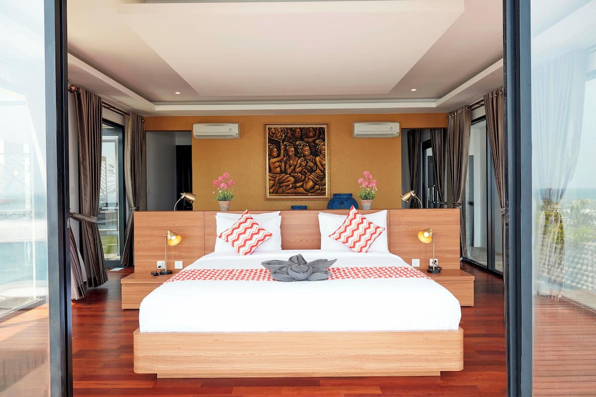 Villa, vista piscina | 4 camere, una cassaforte in camera, ferro/asse da stiro, Wi-Fi gratuito