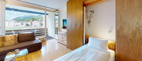 Free WiFi, bed sheets