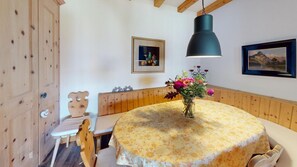 Dining - Well-kept holiday apartament house in a prime location in St. (St. Moritz)