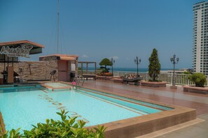 Outdoor pool - New Nordic VIP 6 Kristine (Pattaya)