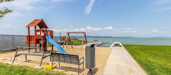 Lakefront Elegant Condo Lela
