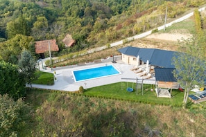 House, Smoking - Gorgeous Chalet With Pool Spa (Donja Voca)