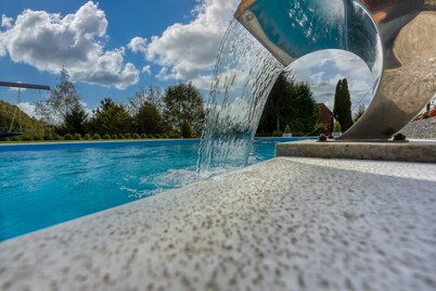 Gorgeous Chalet With Pool Spa