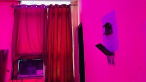 Classic Double Room | Desk - Sky view Residency (New Delhi)