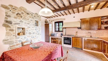 Villa | 6 bedrooms, Internet