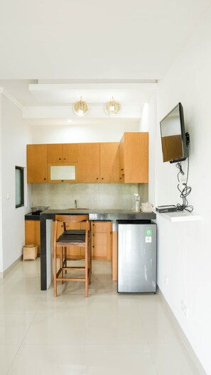 Desk, laptop workspace, free WiFi - Amanlane Suite Seminyak by ARM (Seminyak)