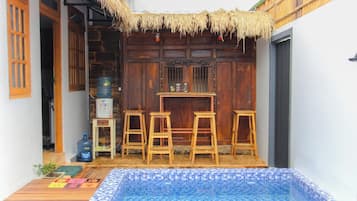 Poolside bar