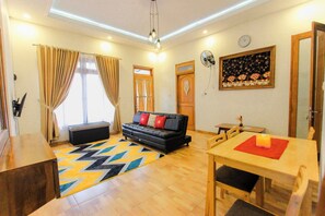 Villa Familiale, 3 chambres, piscine privée | Coin séjour