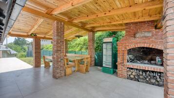 Apartment | 4 bedrooms, Internet