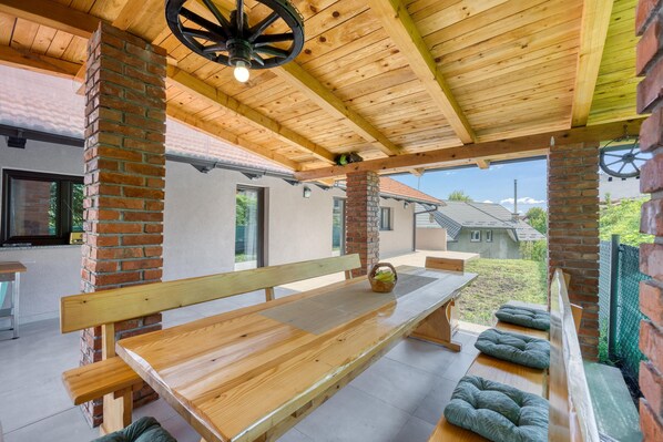 Apartment | 4 bedrooms, Internet