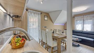 Apartment | 4 bedrooms, Internet