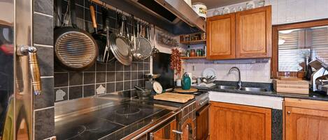 House, Smoking | 3 bedrooms, Internet