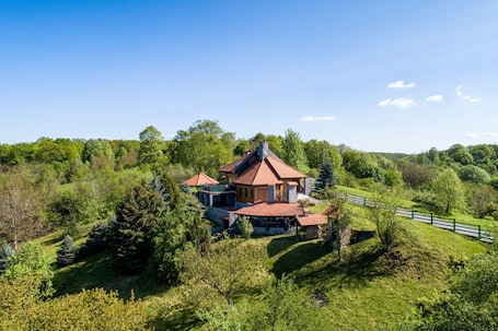 House, Smoking. Hunting Lodge in Ribnja ka