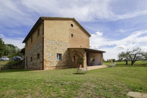 House | 2 bedrooms, Internet - Fontesecca in Citt Della Pieve (Citta della Pieve)