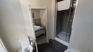 Comfort Double Room | Bathroom