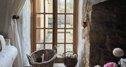 Lovely Cotswolds  Cottage, High Street, Moreton