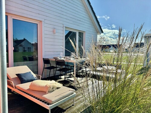 Weidefelderstrandhaus - terrace, fireplace, sauna, shower, washer-dryer, parking space