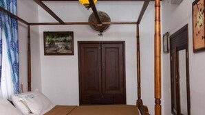 Desk, laptop workspace, iron/ironing board, WiFi (free) - Palm Tree Heritage Beach Resort (Varkala)